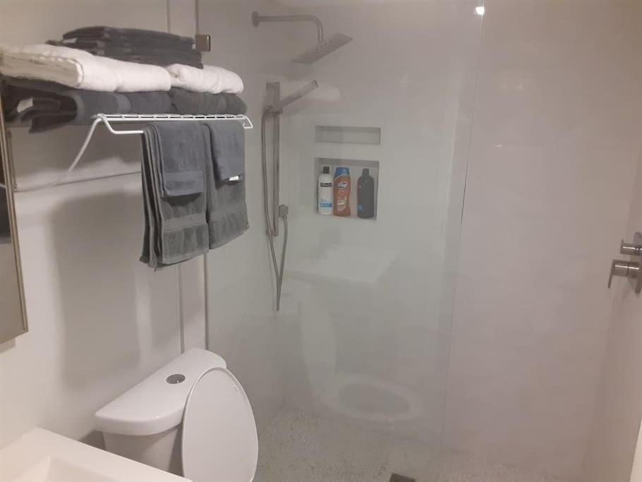 River Delight,Studio109, Beach & Pool Steps Away + Wifi Ruskin Exterior foto