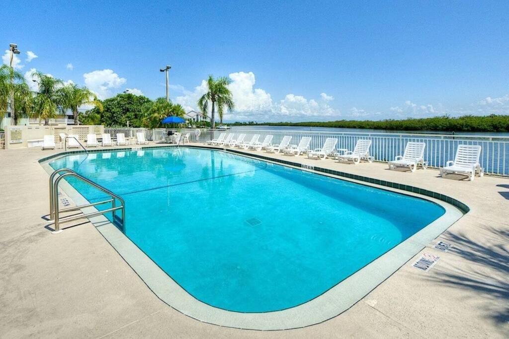 River Delight,Studio109, Beach & Pool Steps Away + Wifi Ruskin Exterior foto
